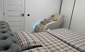 Hugo House Luxury & Quiet - Free Parking